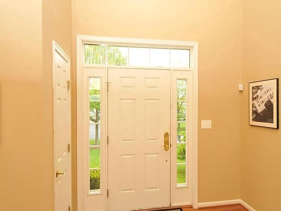 4th image of 35738 Montrose Ct