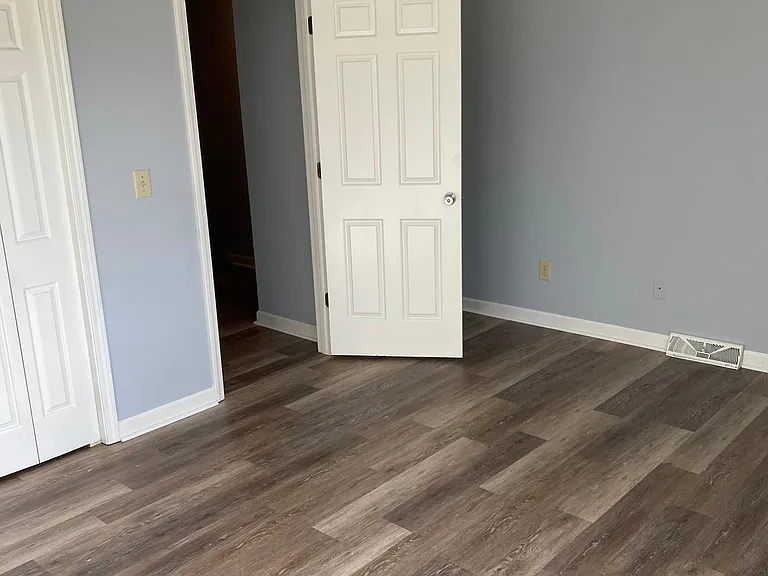 2nd large bedroom upstairs with en-suite bathroom.