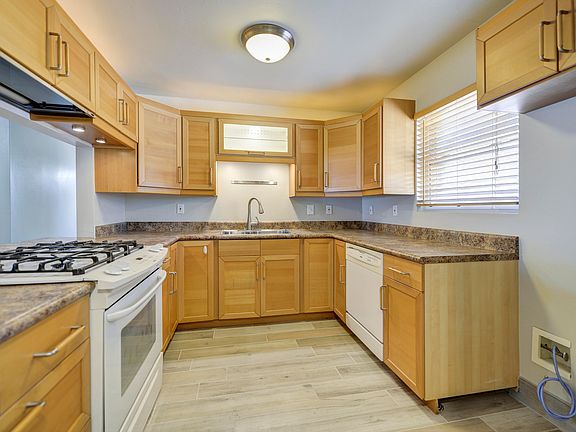 4th image of 1232 E Desert Park Ln