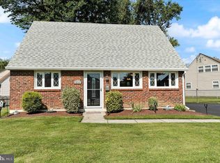 2743 Armstrong Ave, Holmes, PA 19043