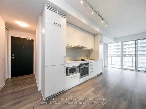 87 Peter St Unit 4010, Toronto, ON M5V 2G4