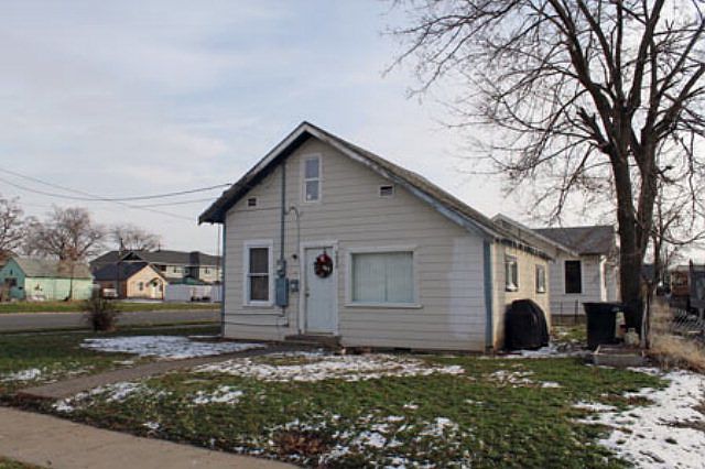 2nd image of 1003 W Birch St