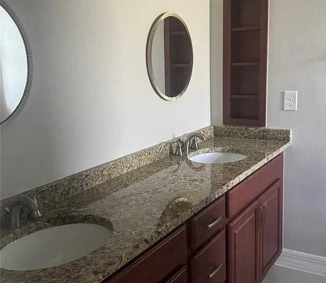 1319 SW 10th Pl — Photo 9