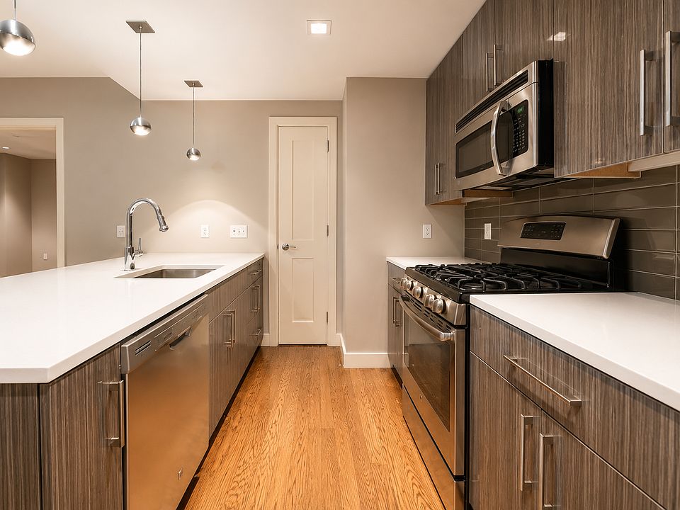 1st image of 2718 Hoyt Ave S APT 6A