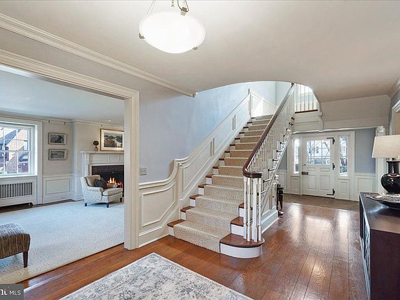 4th image of 466 Windermere Ave