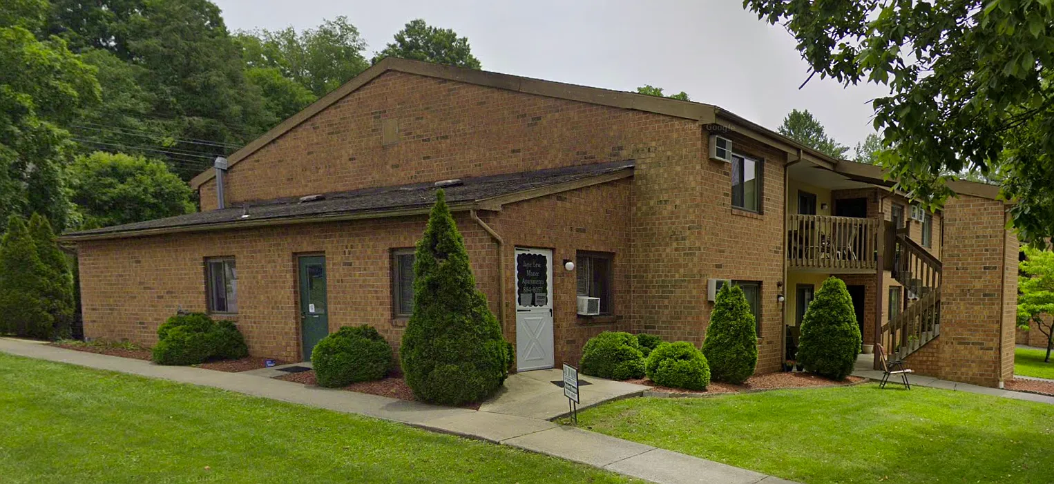 Jane Lew Manor — Photo 1