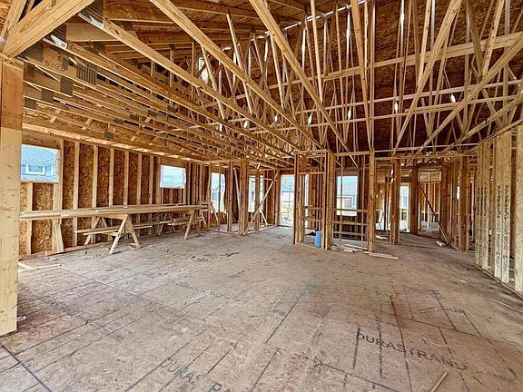 4th image of 4636 Fable Rd N