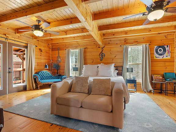 12th image of this home