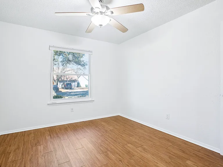 9729 Meadowheath Dr — Photo 19