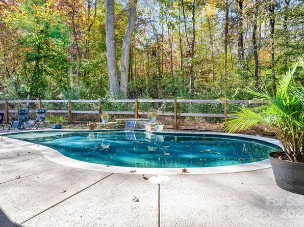 2720 Kendrick Dr, Charlotte, NC 28214