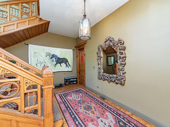 2nd image of 1427 N Hoyne Ave #1