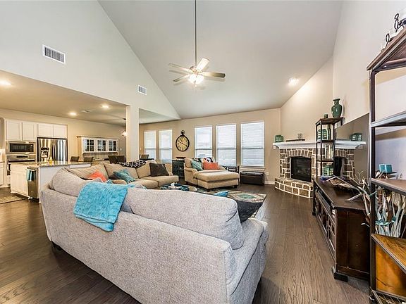 5th image of 4110 Harper Ave