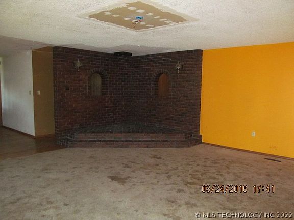 3rd image of 601 W 6th St