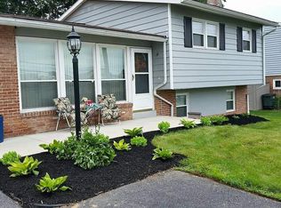 106 Wesley Dr, Mechanicsburg, PA 17055