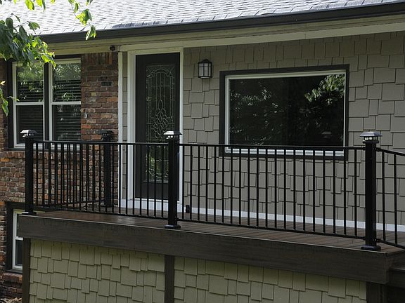 3rd image of 641 Laura Dr
