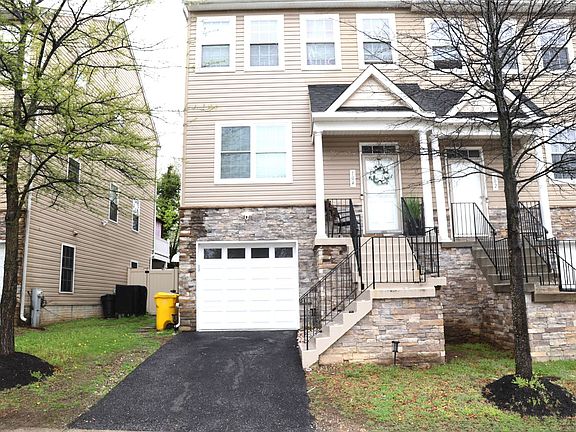 2nd image of 104 Sophia Ct