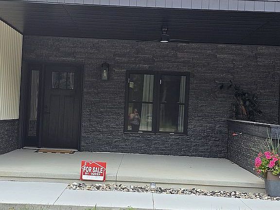 2nd image of 2585 210th Ave