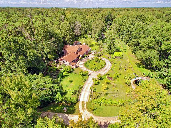 3rd image of 755 Hamilton Dr
