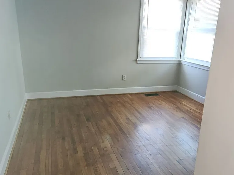 1029 Hancock St — Photo 4