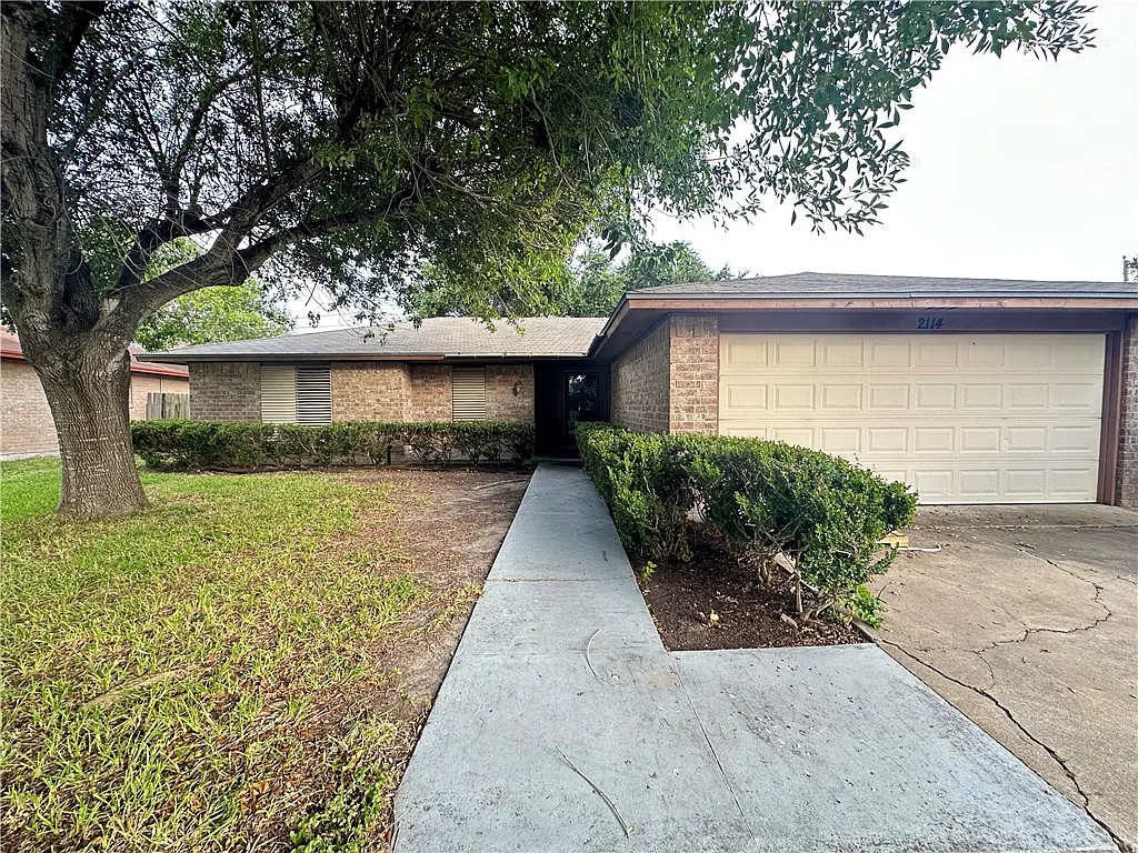 4 bed, 2.0 bath, 1644 sqft, $2,200 — Photo 1