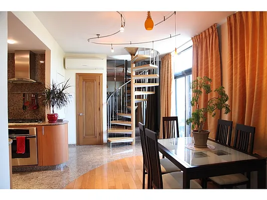 Sold by Aclawrence | media 2