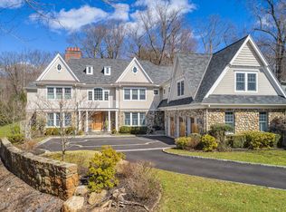 273 Jonathan Dr, Stamford, CT 06903