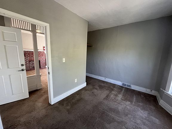 2nd image of 411 Dearborn St #2