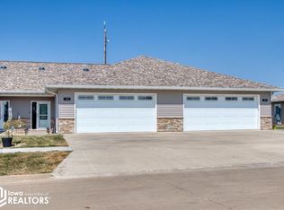 105 E Lincoln Ave, Fairfield, IA 52556