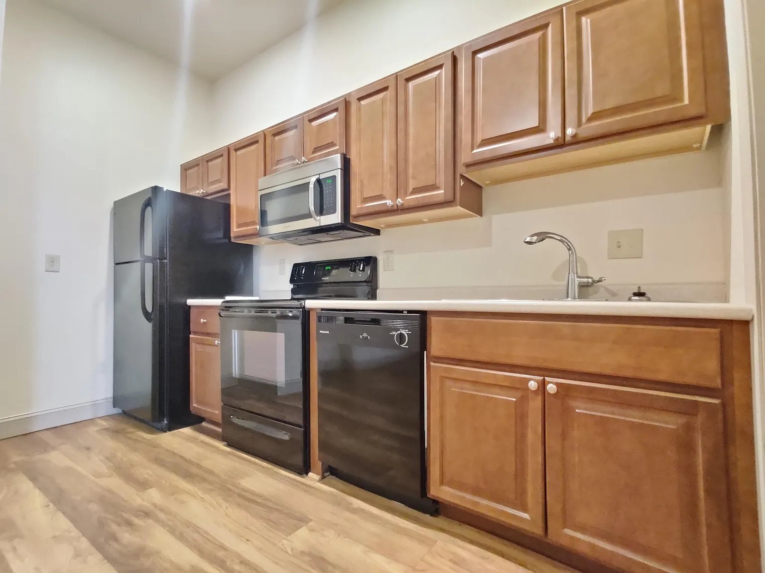 1 bed, $1,800 — Photo 3