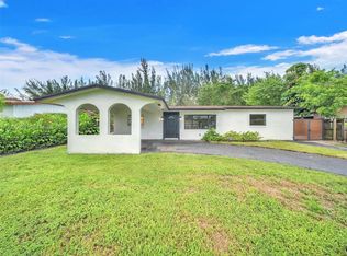 Stirling Lake, Davie, FL 33314