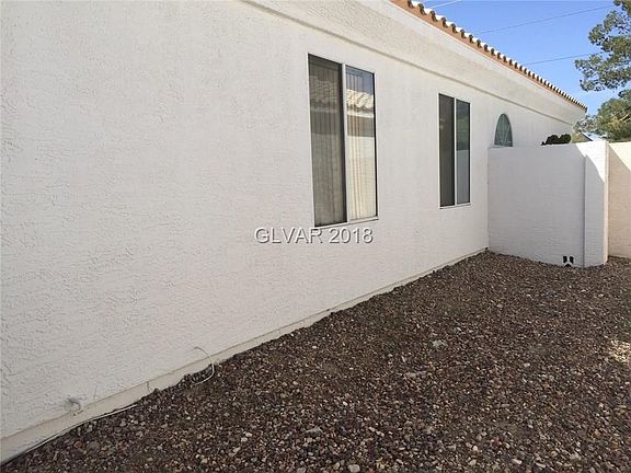 SIDE GATED-ENCLOSED BACKYARD--DESERT LANDSCAPING