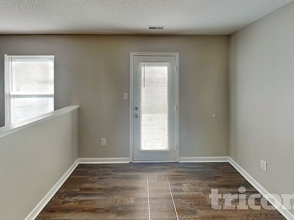 4th image of 703 Sweet Creek Dr
