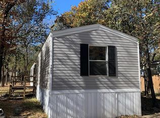 1621 Coral Rd, Azle, TX 76020