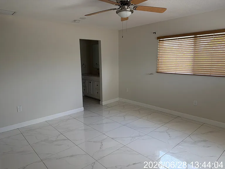 101 E 51st Pl — Photo 28