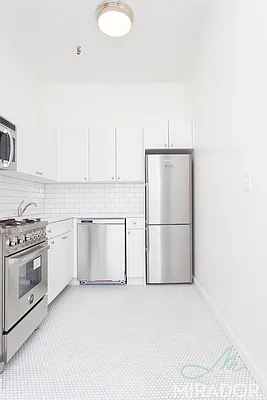 Rented by Mirador Real Estate | media 4