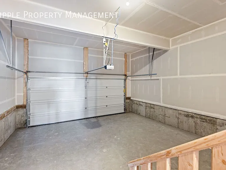 1055 Southwinds Grn SW — Photo 15