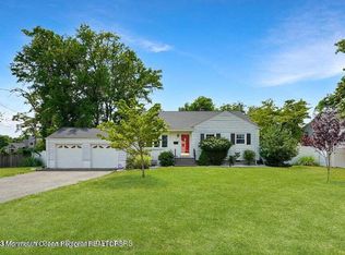 14 Arno St, Oakhurst, NJ 07755