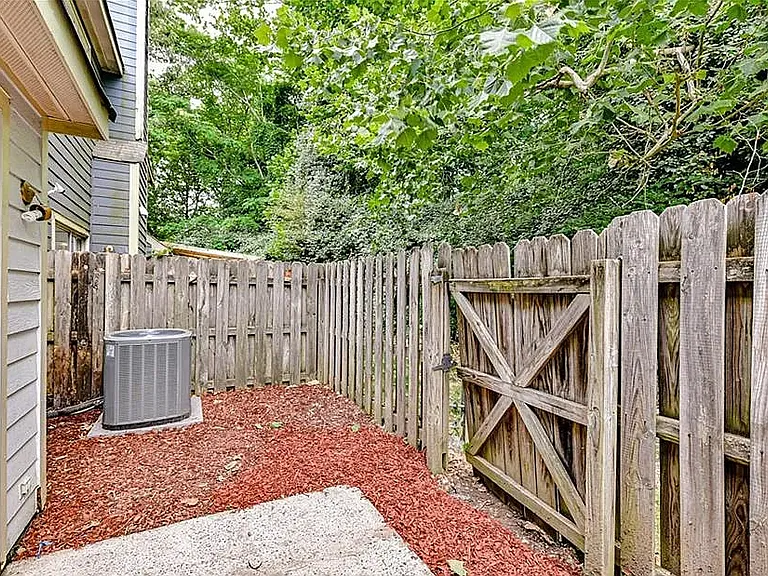 3640 Huyton Ct — Photo 33
