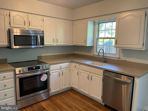 4th image of 12638 Monarch Ct