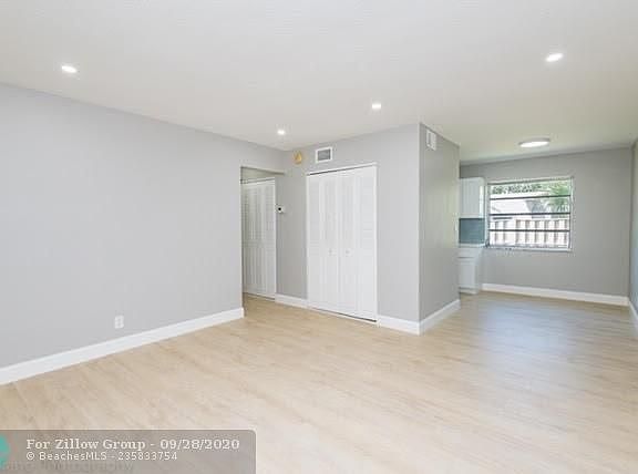 5th image of 2209 NE 2nd St APT 9