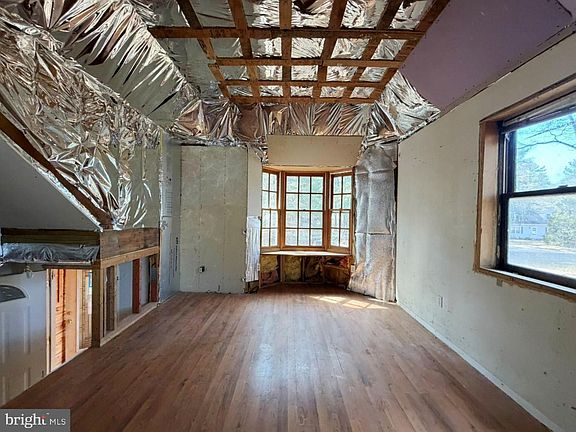 21st image of 1709 Emerson Ave
