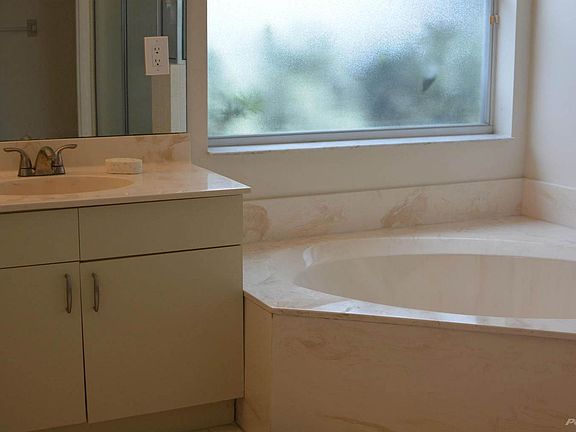 20150918203946260495000000-o