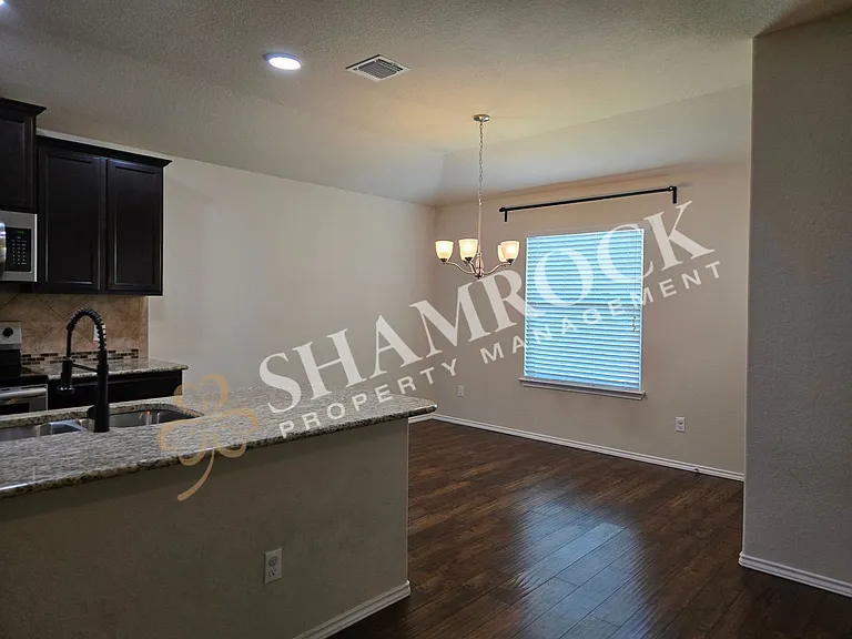 3208 Jackal Dr — Photo 4
