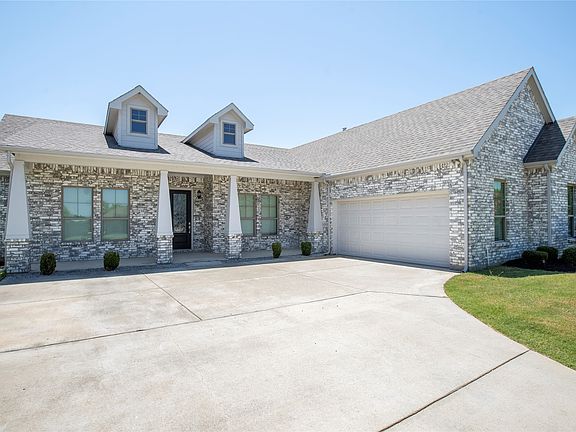 2nd image of 1305 Carnoustie Dr