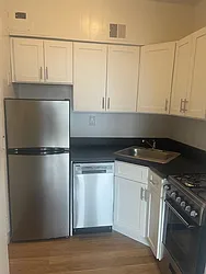 Rented by K & O Realty Associates Inc.