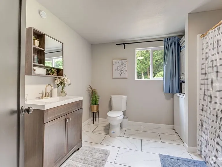 2748 El Camano St — Photo 7