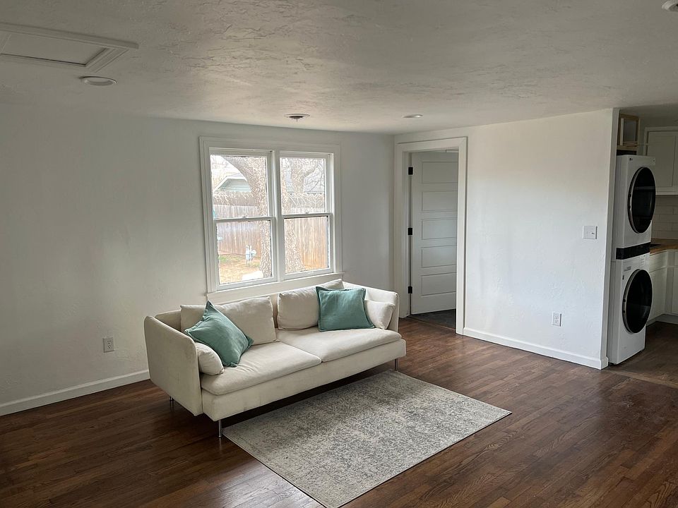 1st image of 2015 NW 18th St #1/2