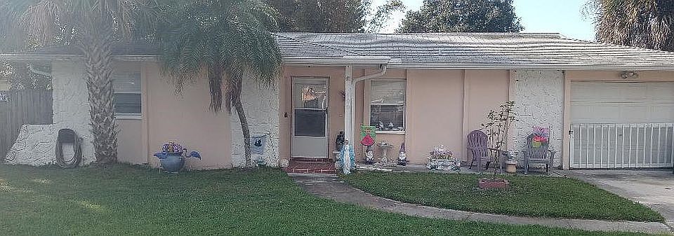1st image of 400 Maplewood Dr