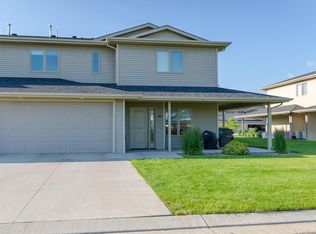 800 Compass Ln, Bismarck, ND 58504