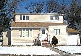 1st image of 7-15 Mansfield Dr
